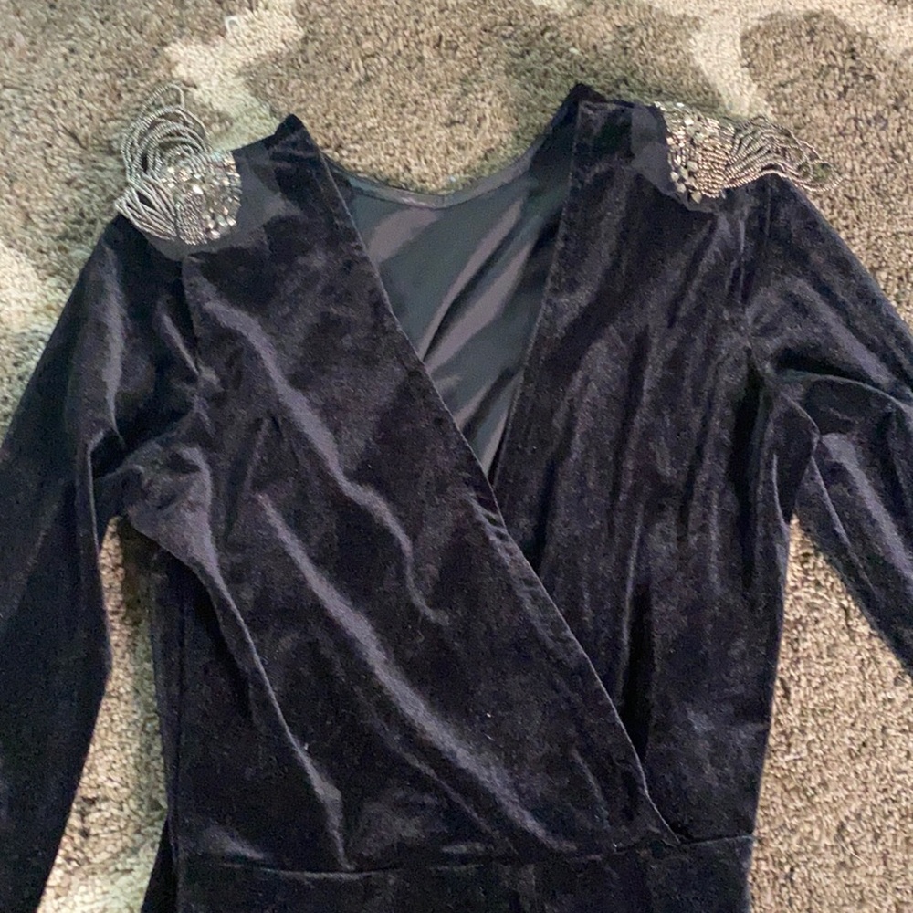 Velvet long sleeve bodysuit with jeweled shoulder